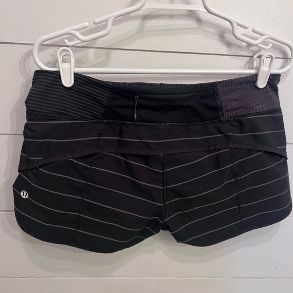 Lululemon Run: Speed Short *2-way Stretch Size 6 - Picture 2 of 2